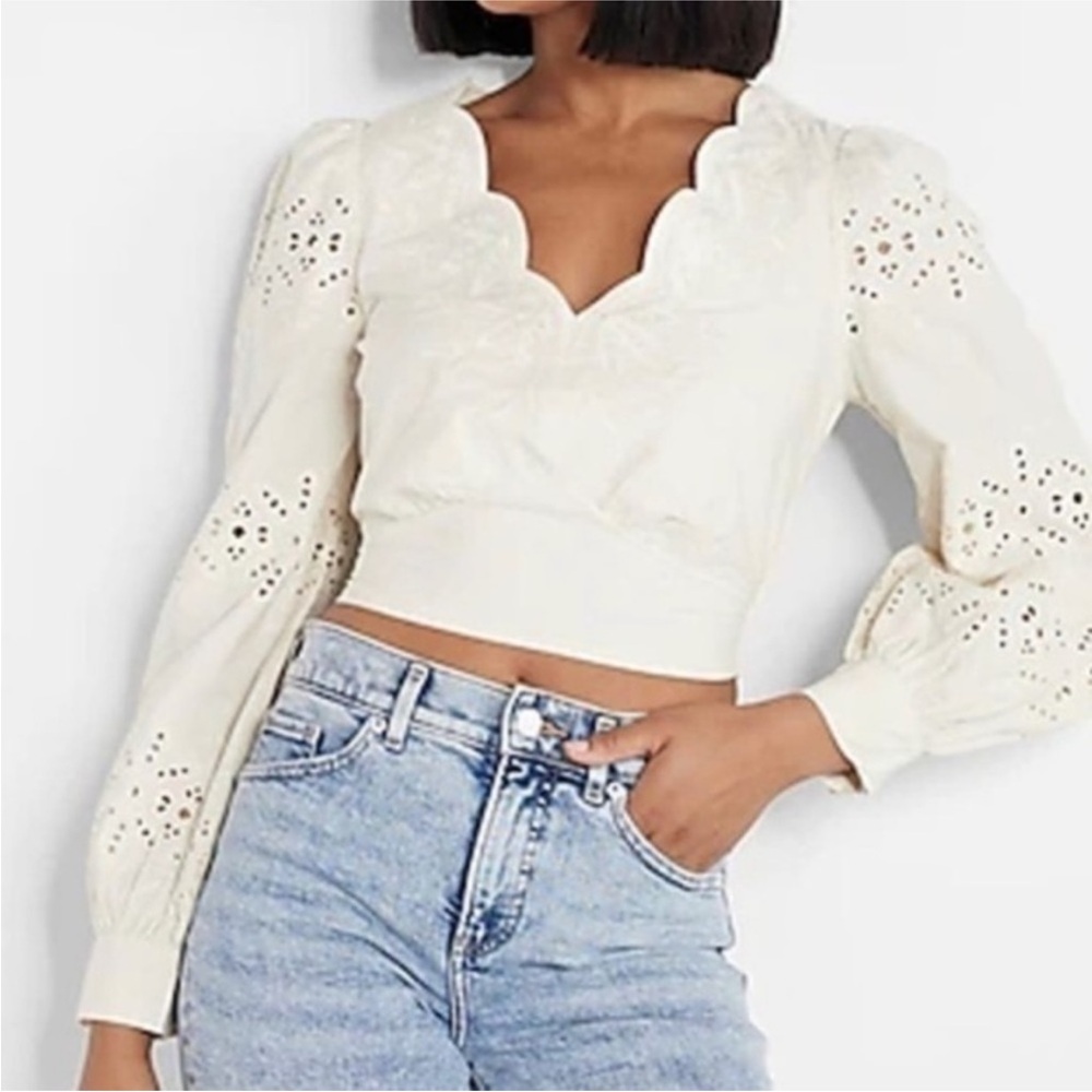 Express Ivory Embroidered Eyelet slight puff sleeve, subtly cropped, sz small